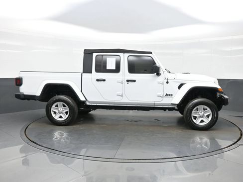Used 2022 Jeep Gladiator Sport AWD/4WD image 10