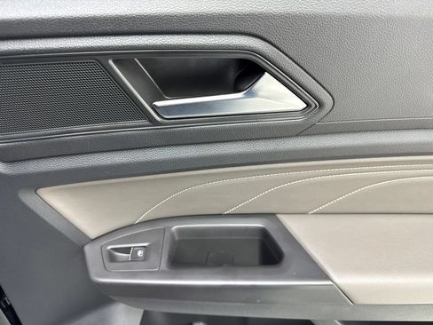 Used 2023 Volkswagen Atlas SE w/ Panoramic Sunroof Package FWD image 46