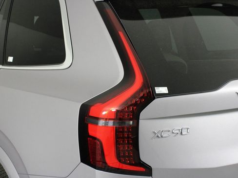 New 2026 Volvo XC90 B5 Plus w/ Protection Package image 13