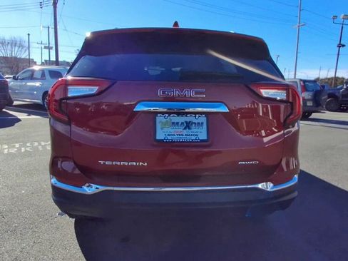 Certified 2023 GMC Terrain SLT w/ Infotainment Package II image 3