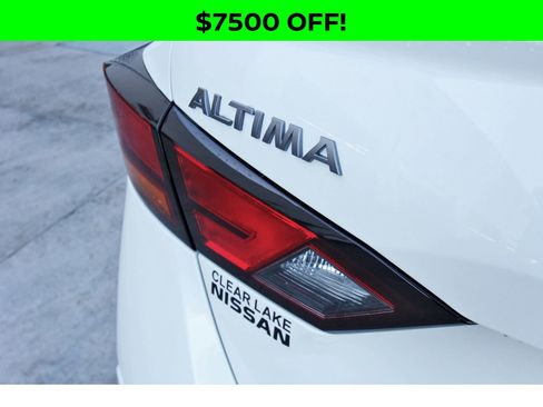 New 2025 Nissan Altima 2.5 SR w/ SR Premium Package image 12