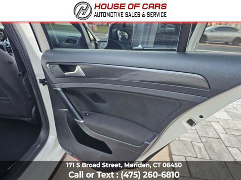 Used 2018 Volkswagen GTI SE image 49