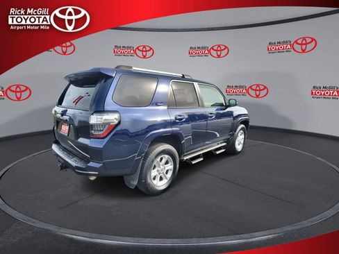 Used 2020 Toyota 4Runner SR5 AWD/4WD image 8