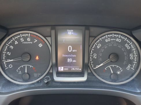 Used 2021 Toyota Tacoma TRD Sport w/ Technology Package AWD/4WD image 8