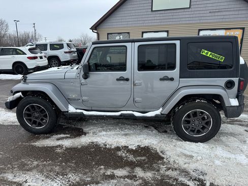 Used 2013 Jeep Wrangler Unlimited Sahara w/ Dual Top Group image 8