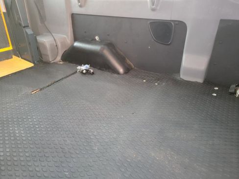 Used 2018 Ford Transit 350 XLT image 51