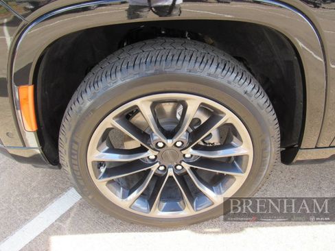 Used 2025 Jeep Grand Wagoneer Series III w/ Quick Order Packagew 28T AWD/4WD image 10
