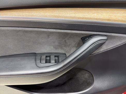 Used 2023 Tesla Model Y Long Range image 12