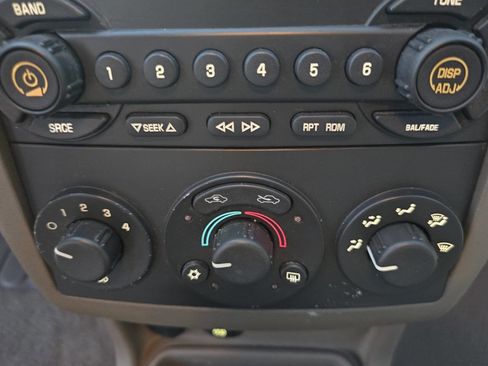 Used 2005 Chevrolet Malibu LS image 32