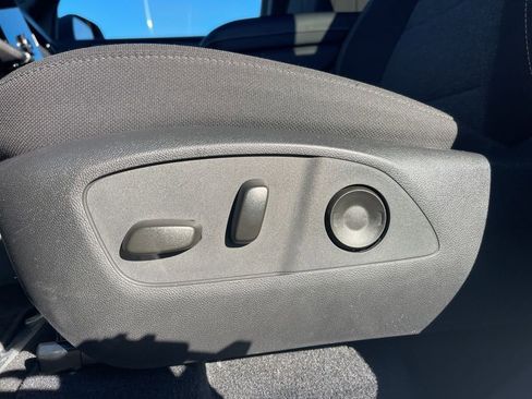 Used 2025 GMC Acadia Elevation FWD image 12