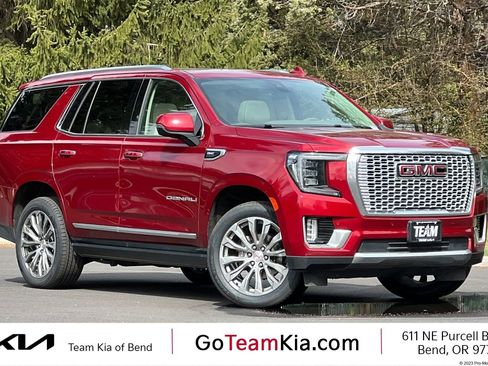 Used 2021 GMC Yukon Denali w/ Denali Premium Package image 1