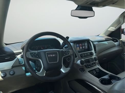 Used 2017 GMC Yukon SLT AWD/4WD image 9