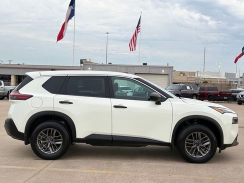 Used 2023 Nissan Rogue S AWD/4WD image 7