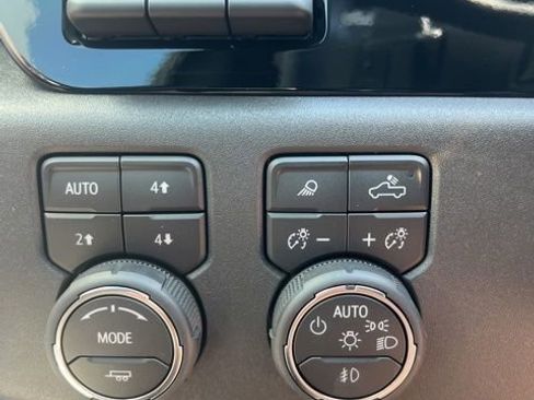 Used 2025 Chevrolet Silverado 1500 ZR2 w/ Technology Package AWD/4WD image 31