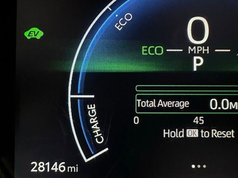 Used 2025 Toyota Camry SE w/ Convenience Package FWD image 24