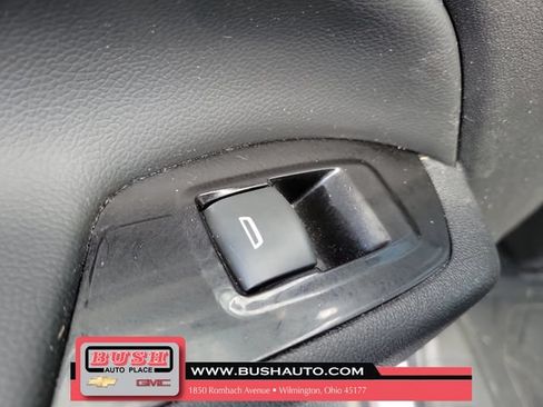 Used 2022 Chevrolet Equinox Premier FWD image 16