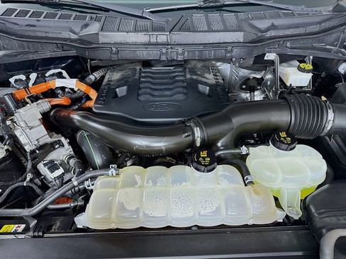 Certified 2022 Ford F150 Platinum w/ Equipment Group 701A High image 32