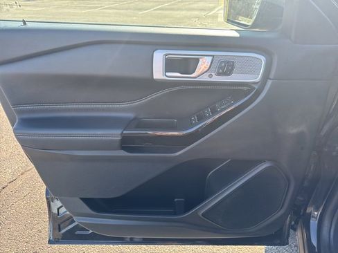 Used 2021 Ford Explorer ST image 9