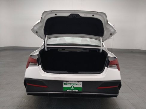 Used 2024 Hyundai Elantra SEL FWD image 29