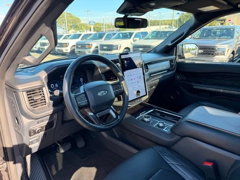 Used 2024 Ford Expedition Max Platinum AWD/4WD image 10