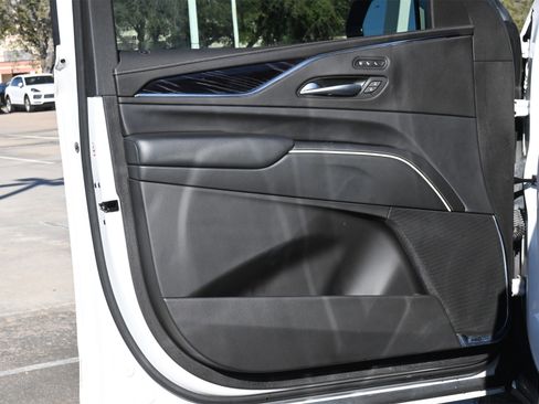 Used 2023 Cadillac Escalade Sport w/ LPO, ONYX Package image 19