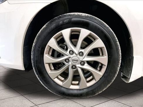 Used 2017 Nissan Sentra SV w/ Style Package FWD image 9
