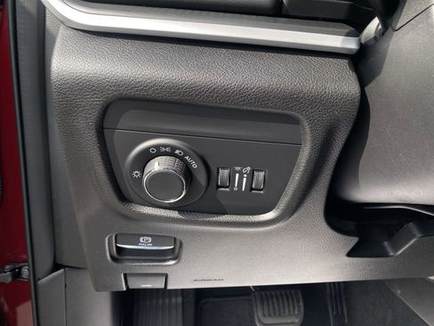 Used 2023 Jeep Grand Cherokee Laredo image 59