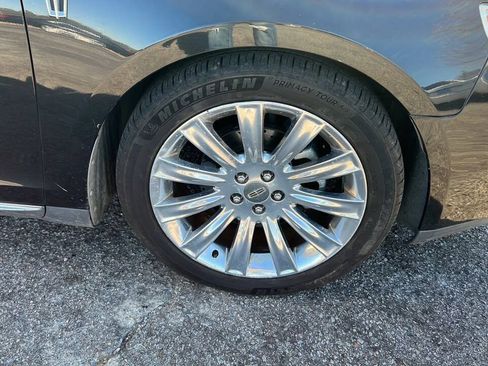 Used 2010 Lincoln MKS AWD image 25