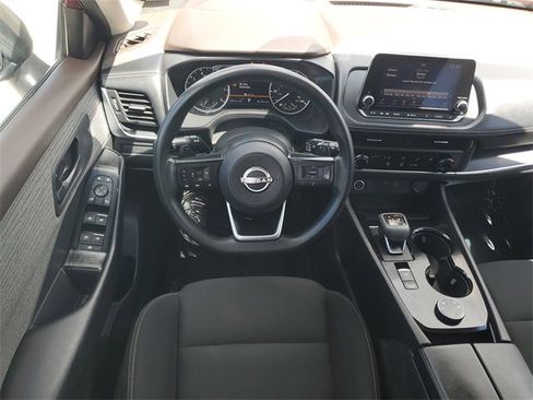 Used 2023 Nissan Rogue S image 14