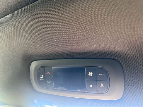 New 2027 Chrysler Pacifica Limited w/ S Appearance Package FWD image 17
