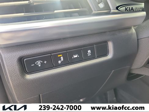 Used 2022 Kia Telluride LX FWD image 28