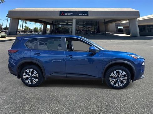 Used 2023 Nissan Rogue SV image 7