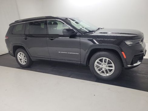 Used 2021 Jeep Grand Cherokee L Laredo w/ Luxury Tech Group I AWD/4WD image 11