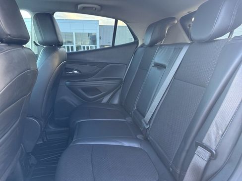 Used 2021 Buick Encore Preferred image 27