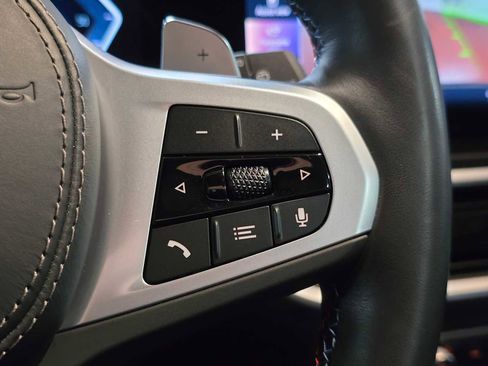 Used 2023 BMW X7 M60i w/ Climate Comfort Package image 70