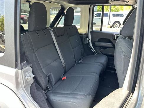 Certified 2020 Jeep Wrangler Unlimited Sahara AWD/4WD image 15