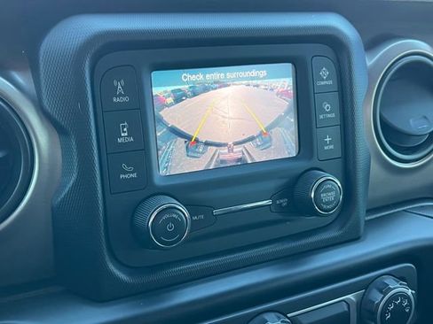 Used 2021 Jeep Wrangler Unlimited Sport AWD/4WD image 23