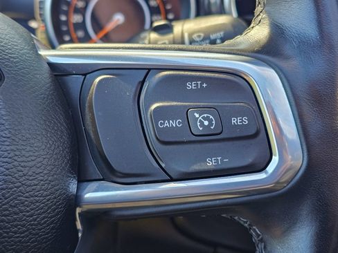 Used 2021 Jeep Wrangler Unlimited Sahara AWD/4WD image 18