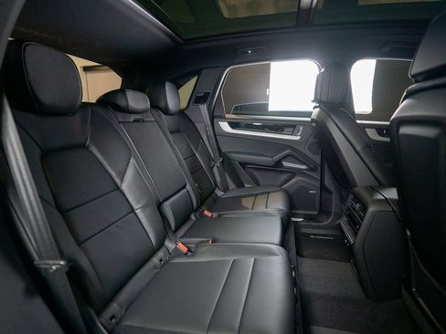 New 2025 Porsche Cayenne AWD/4WD image 16