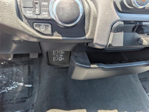 Used 2023 RAM 1500 Big Horn AWD/4WD image 23