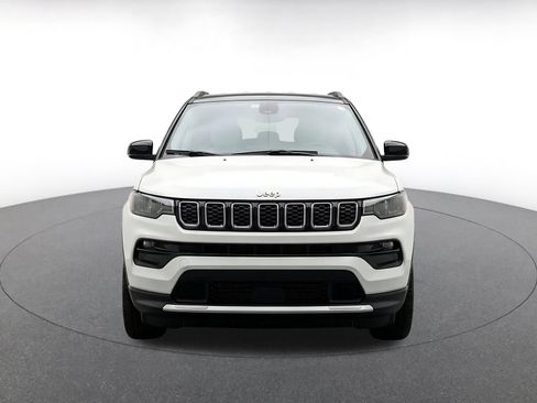 Used 2025 Jeep Compass Limited AWD/4WD image 2