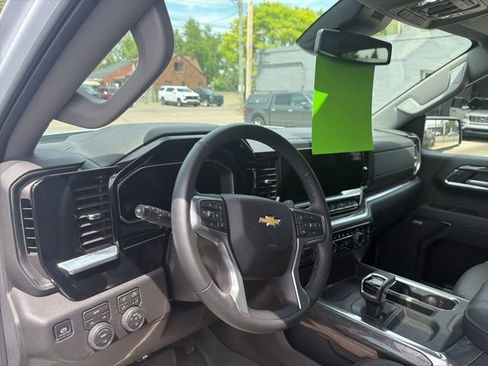 Used 2026 Chevrolet Silverado 1500 LTZ w/ LTZ Premium Package AWD/4WD image 8