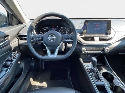 Used 2024 Nissan Altima 2.5 SR FWD image 12
