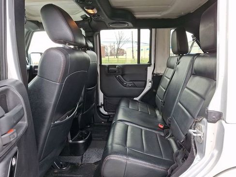 Used 2012 Jeep Wrangler Unlimited Sahara AWD/4WD image 10