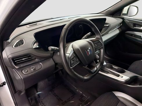 Used 2025 Buick Envista Preferred w/ Convenience I Package FWD image 11
