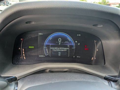 Used 2025 Toyota Camry LE FWD image 9