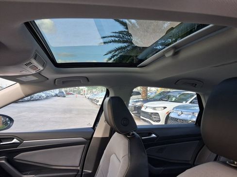 New 2026 Volkswagen Jetta SE FWD image 8
