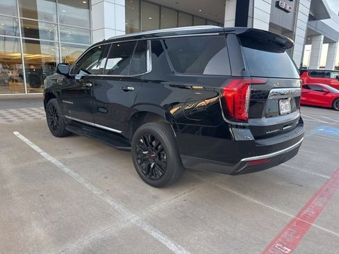 Used 2022 GMC Yukon SLT w/ SLT Premium Package image 3