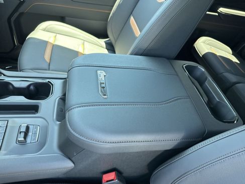 New 2026 GMC Sierra 3500 AT4 w/ AT4 Premium Plus Package AWD/4WD image 19