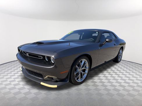 Used 2022 Dodge Challenger GT image 3